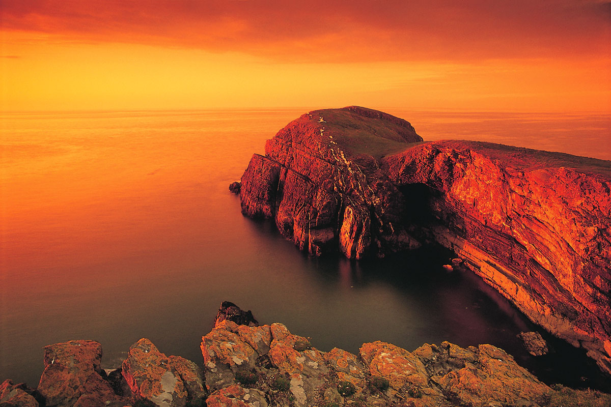 Ynys Lochtyn at sunset