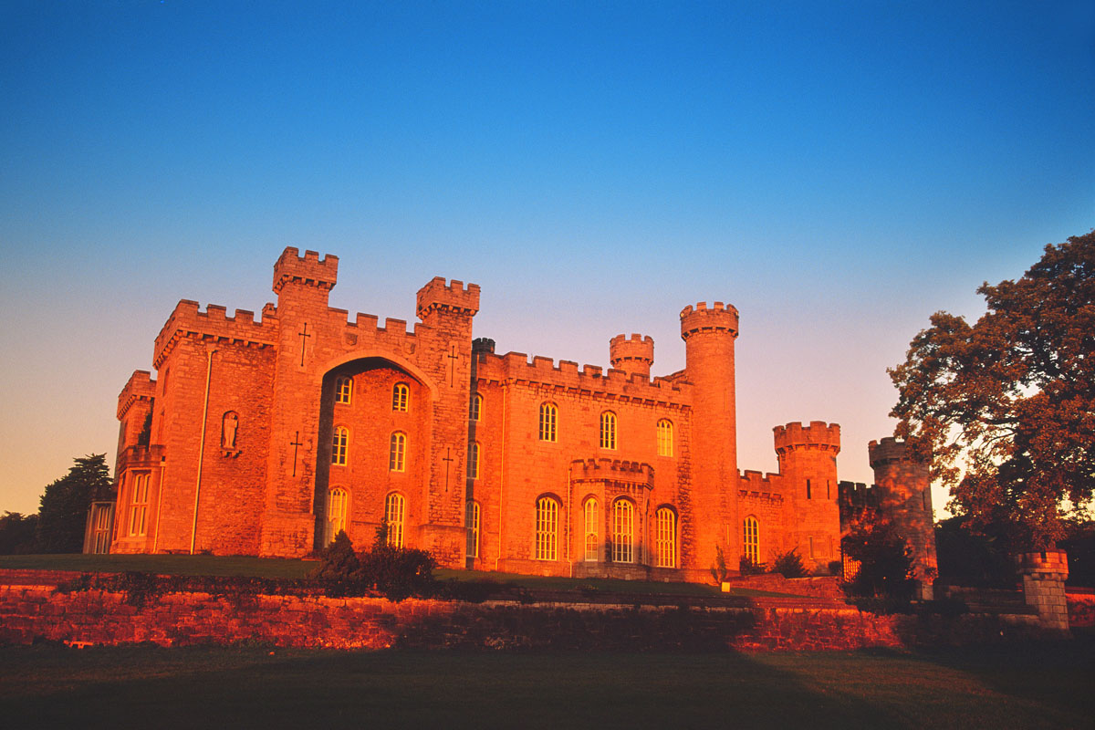 Bodelwyddan Castle at sunrise