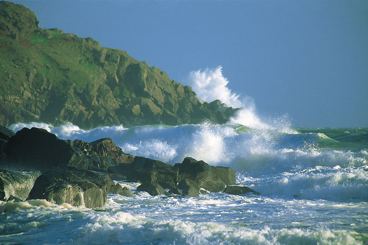 Stormy seas at Porth Ysgo